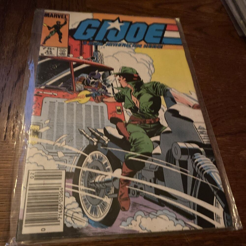 G.I. JOE #44 VINTAGE 1980'S COMIC BOOK KEPT IN PLASTIC COVER- VERY GOOD